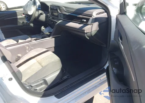 2025 Toyota Camry Le из США, поврежденный, VIN 4T1DAACK7SU188556